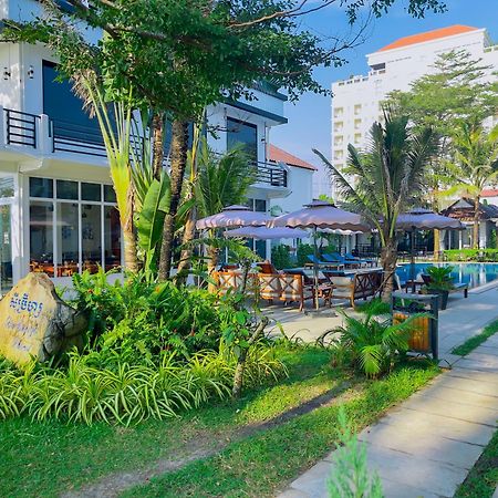 Sea Breeze Resort Sihanoukville Exterior foto