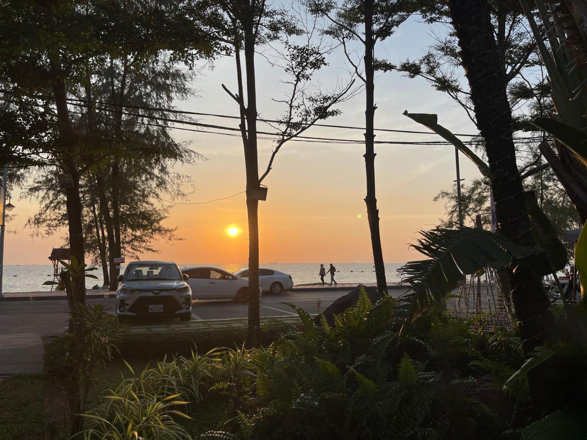 Sea Breeze Resort Sihanoukville Exterior foto